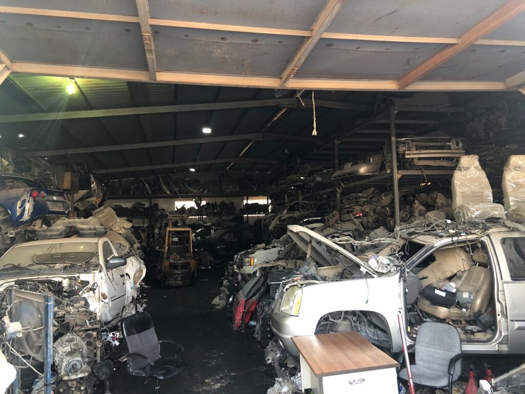 مركز خالد البريك لقطع الغيار المستعملة في الدمام