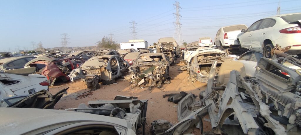 تشليح الحمدانية (تشليح المساحات العالمية لقطع غيار السيارات رقم 65) في جدة