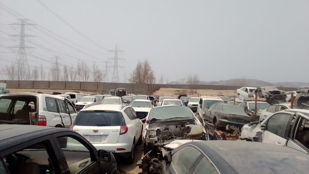 تشليح ابو رائد لبيع قطع غيار السيارات المصدومة في جدة