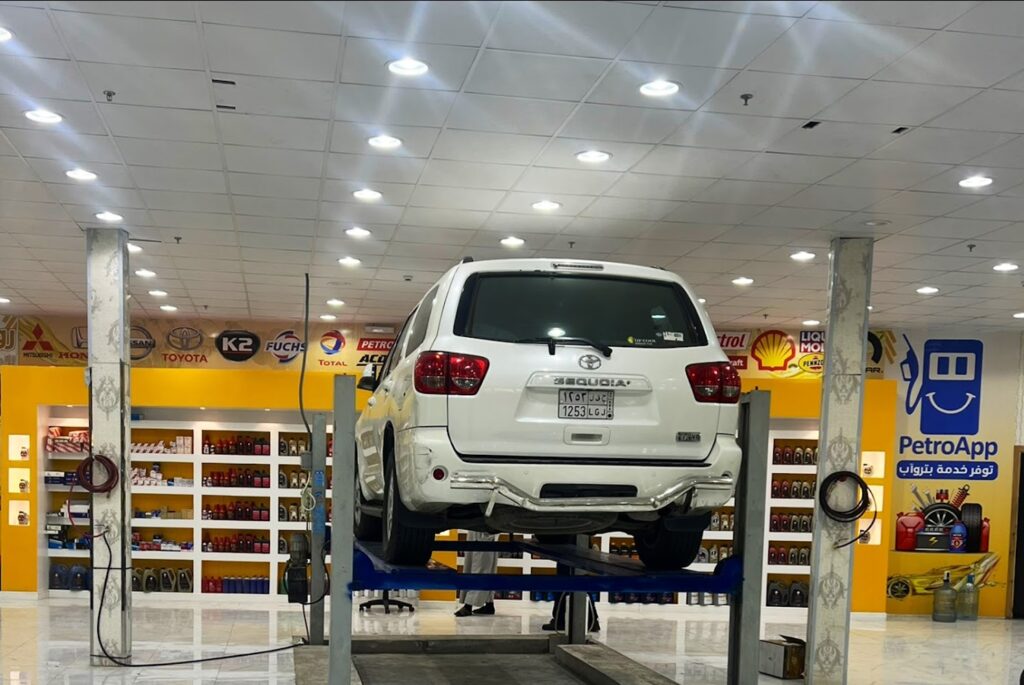 مؤسسة روعة المنار للإطارات ( يوكوهاما) في خميس مشيط