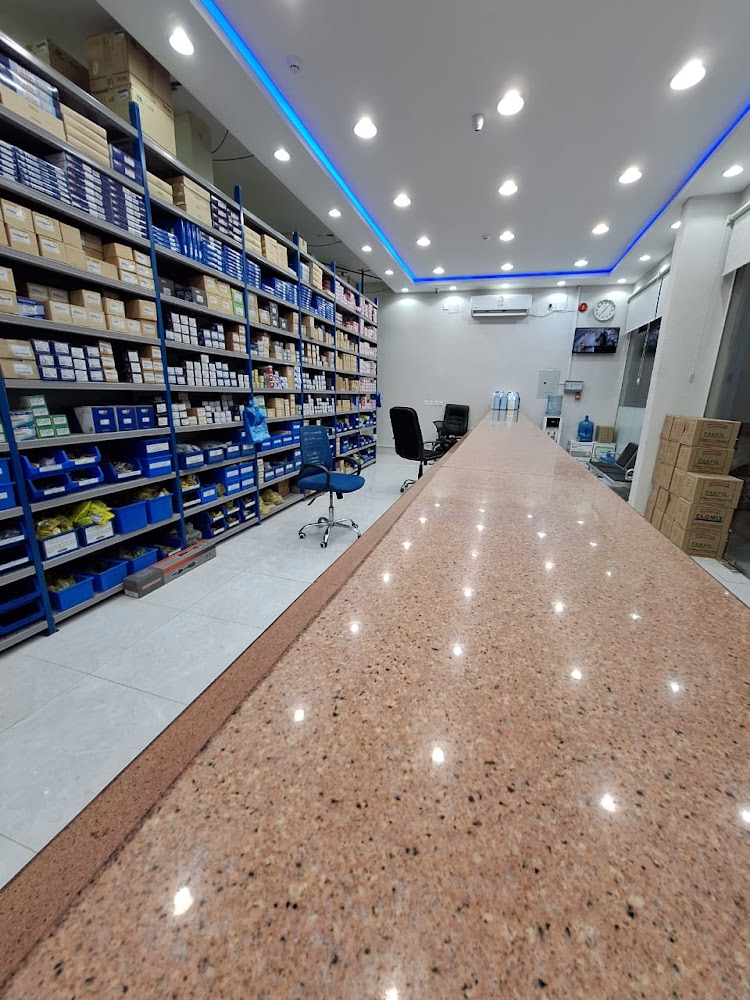 الناصر لقطع غيار السيارات في عرعر