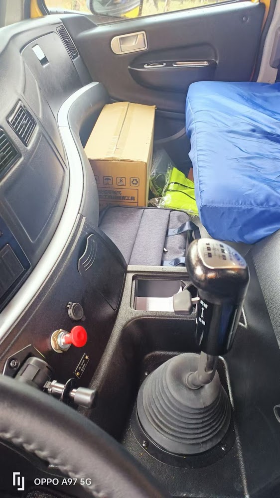 شركةرافعة الشرقيه لتأجير المعدات وبيع قطع غيار الكرينات والشاحنات نيسان UD هينو متسوبيشي ايسوزو مرسيدس مان فولفو اكترس في صفوى