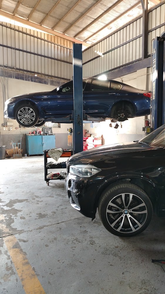 مركز النمر لصيانة السيارات BMW بي أم دبليو Audi أودي Mini coper ميني كوبر Range Rover رنج روفر ROLLS ROYCE في القطيف