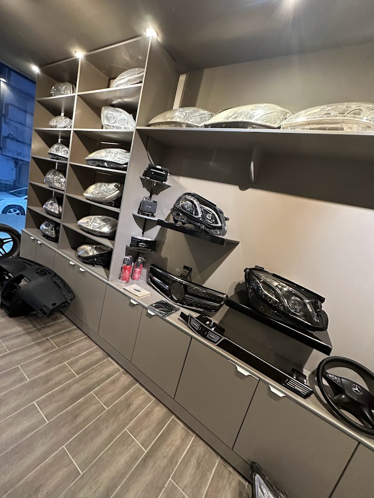 عالم مرسيدس في جدة