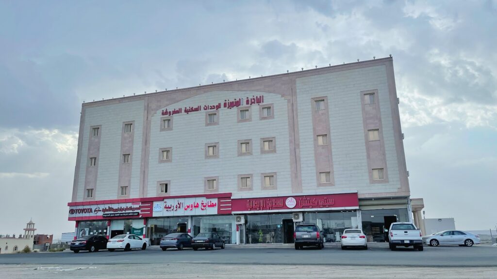 المعجب لقطع السيارات في الباحة