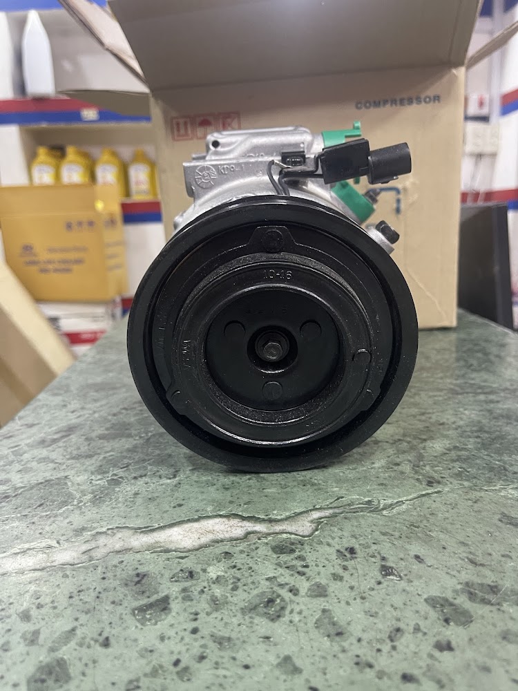 راية فهد لقطع غيار سيارات نيسان في الظهران