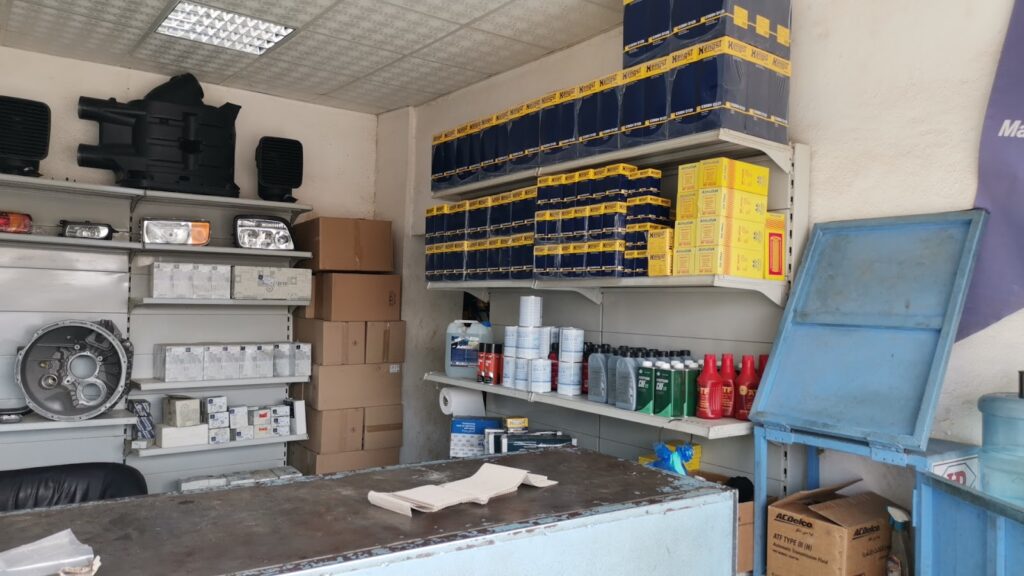 مؤسسةشام لقطع غيار شاحنات المرسيدس في صامطة