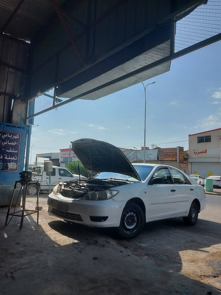 القويزان لقطع غيار السيارات تايوتا و نيسان في حائل