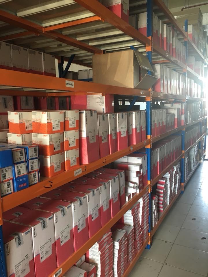 كاميون استراد قطع غيار الشاحنات مان فولفو مرسيدس في الرياض