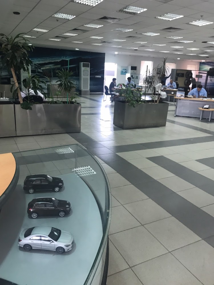 ورشة مرسيدس بنز في الرياض