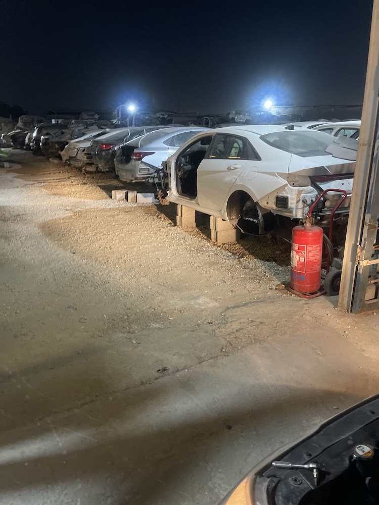 تشليح الحوت لقطع غيار السيارات في الهفوف