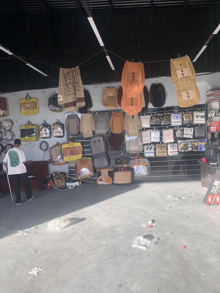 استكر لقطع غيار السيارات في تبوك