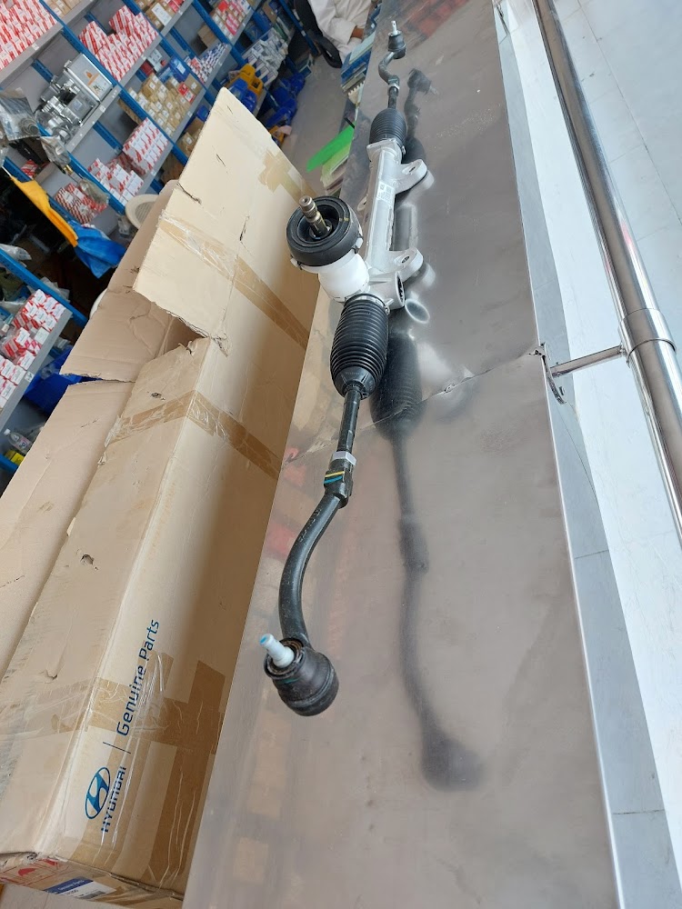 العريردي لقطع غيار السيارات والزيوت في عفيف