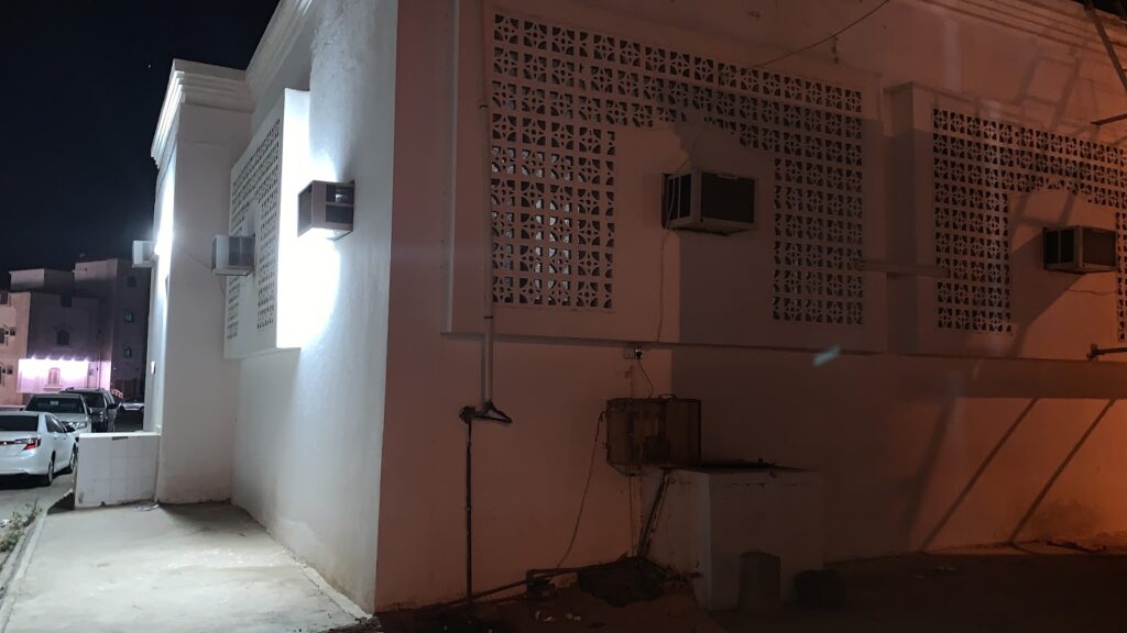 الهاشمي لقطع غيار تويوتا الاصلية في الجموم