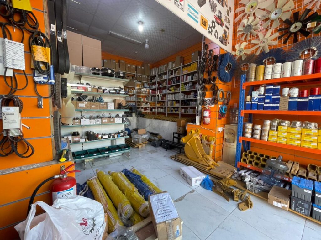 محل فاطمه العتيبي للمعدات الثقيله في تبوك