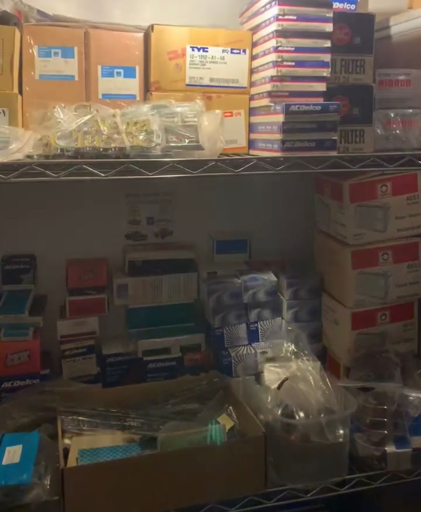 متجر عالم الكلاسيك في الطائف